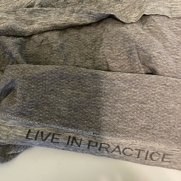 Lululemon Grey Metal Vent Short Sleeve T shirt - Picture 4 of 4